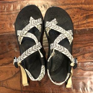 ⬇️Basically new Chacos, women’s size 10